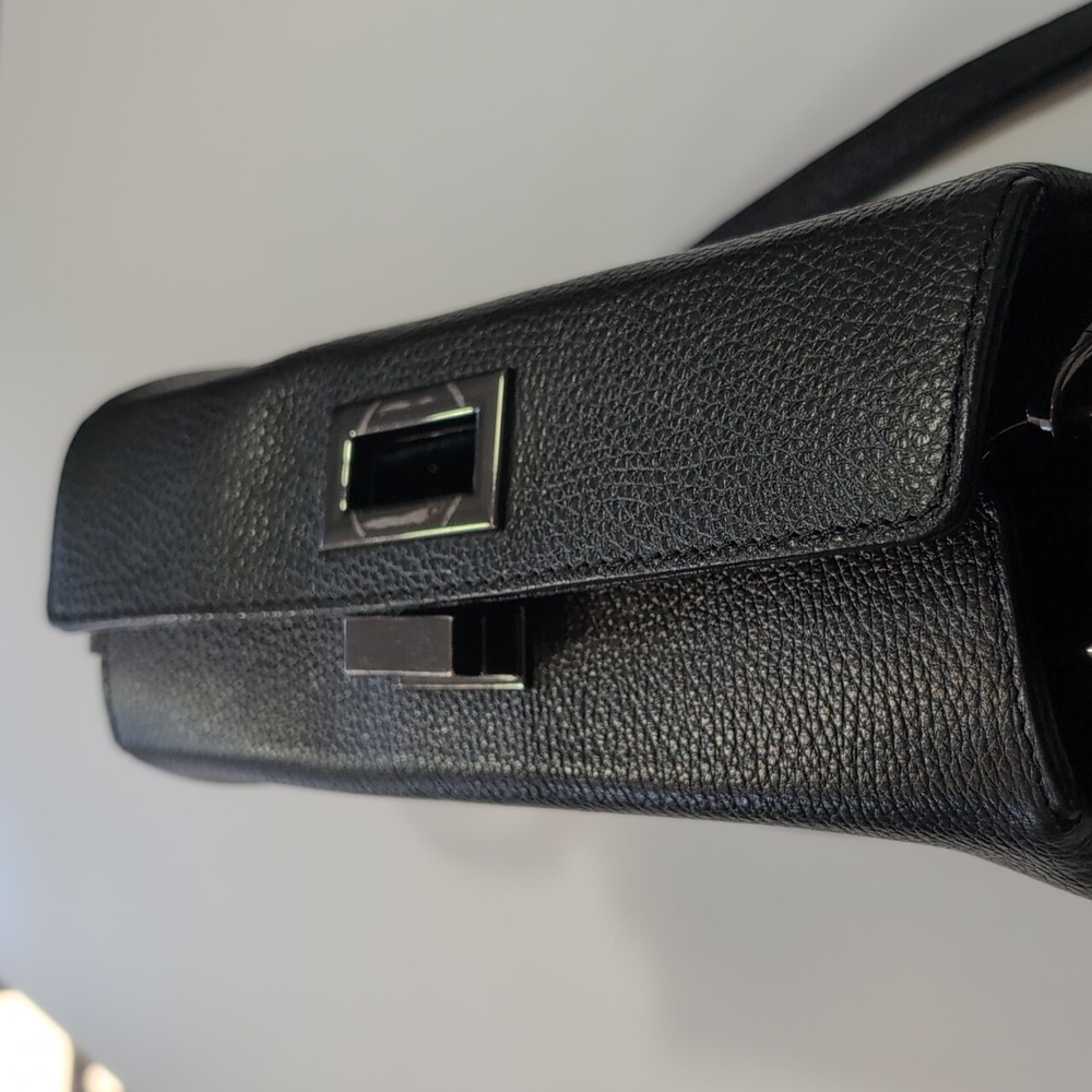 Viola Castellani Italian grain leather crossbody bag W 3 Inside pockets. 11X7x5 - Picture 11 of 16